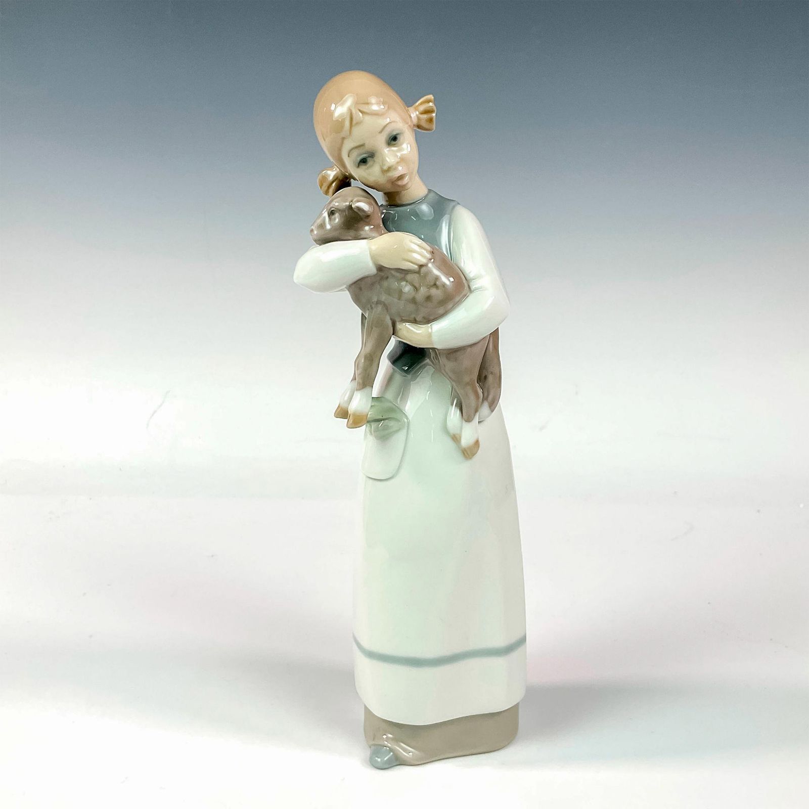 Girl With Lamb 1001010 Lladro Porcelain Figurine Lion and Unicorn