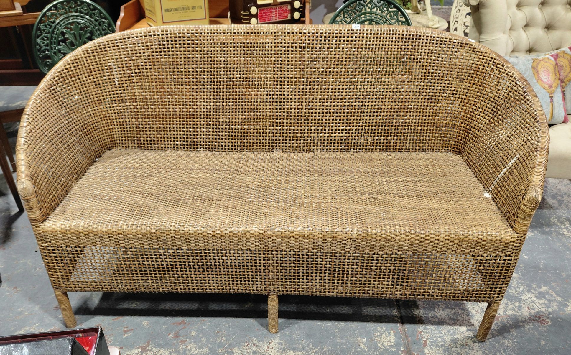 203 · WICKER SETTEE