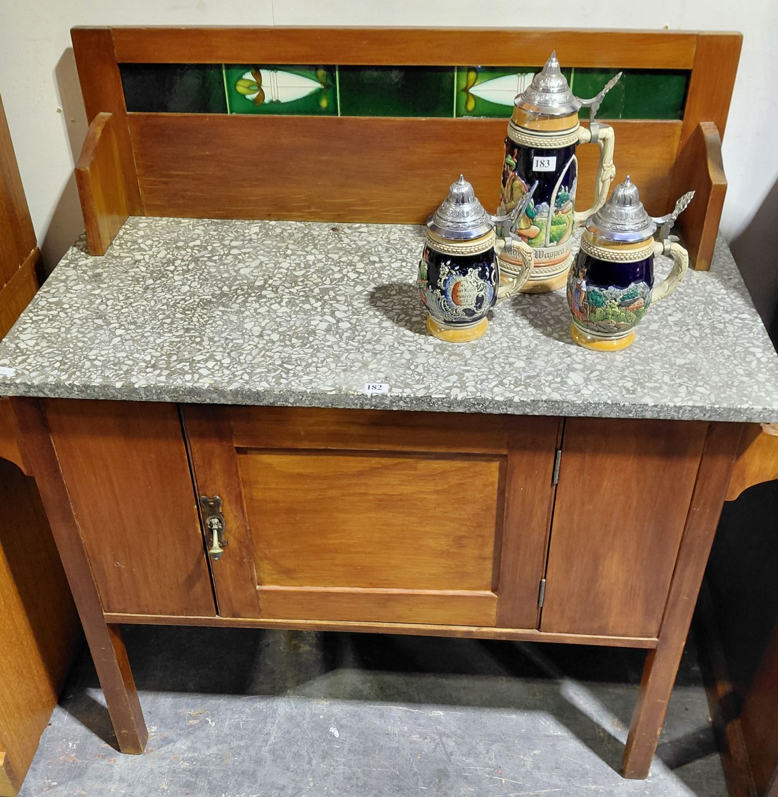 182 · WASHSTAND