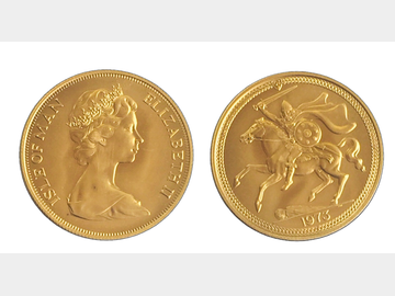 1973 Queen Elizabeth II 'Isle of Man' Gold Two Pound Coin.
