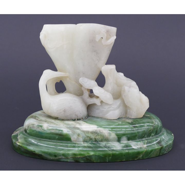 Chinese Qing Jade Crane & Lingzhi Vase