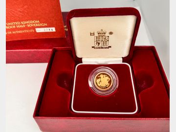 2005 ELIZABETH II PROOF GOLD HALF SOVEREIGN TIMOTHY NOAD 1YR TYPE DESIGN