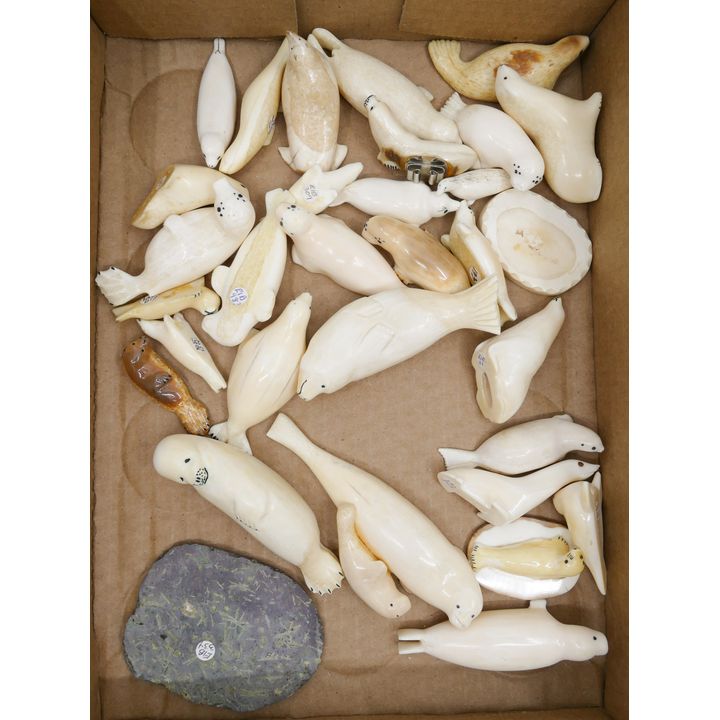 30pc Inuit Scrimshawed Seal Carvings
