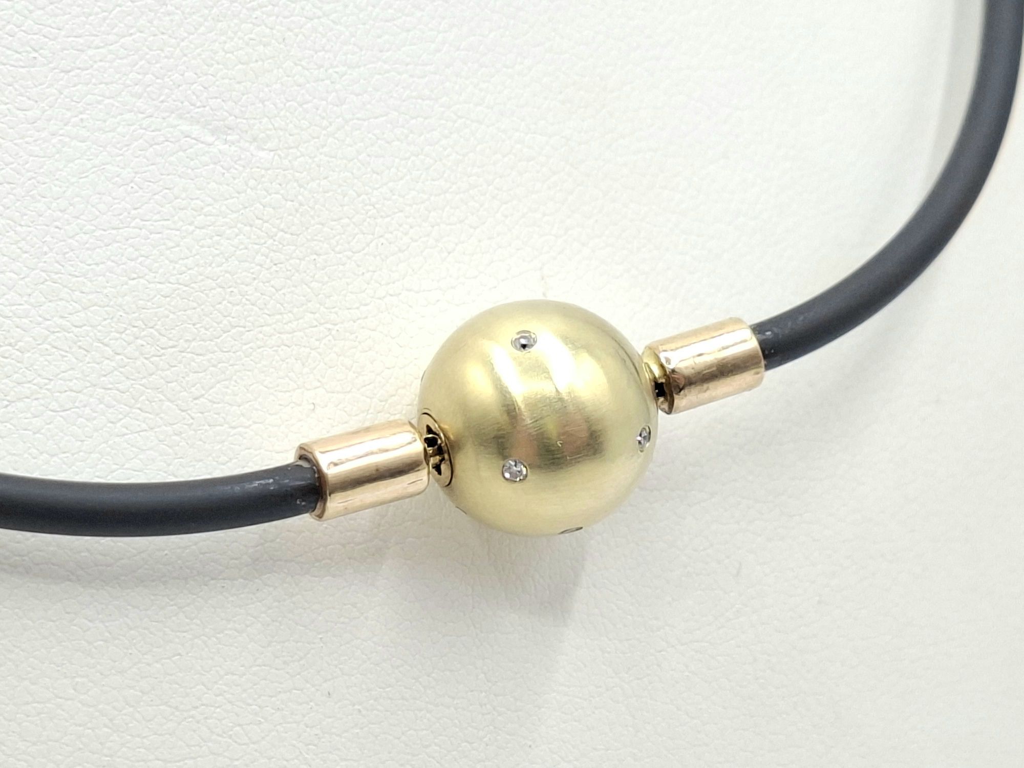 14ct Gold And Diamond Necklace