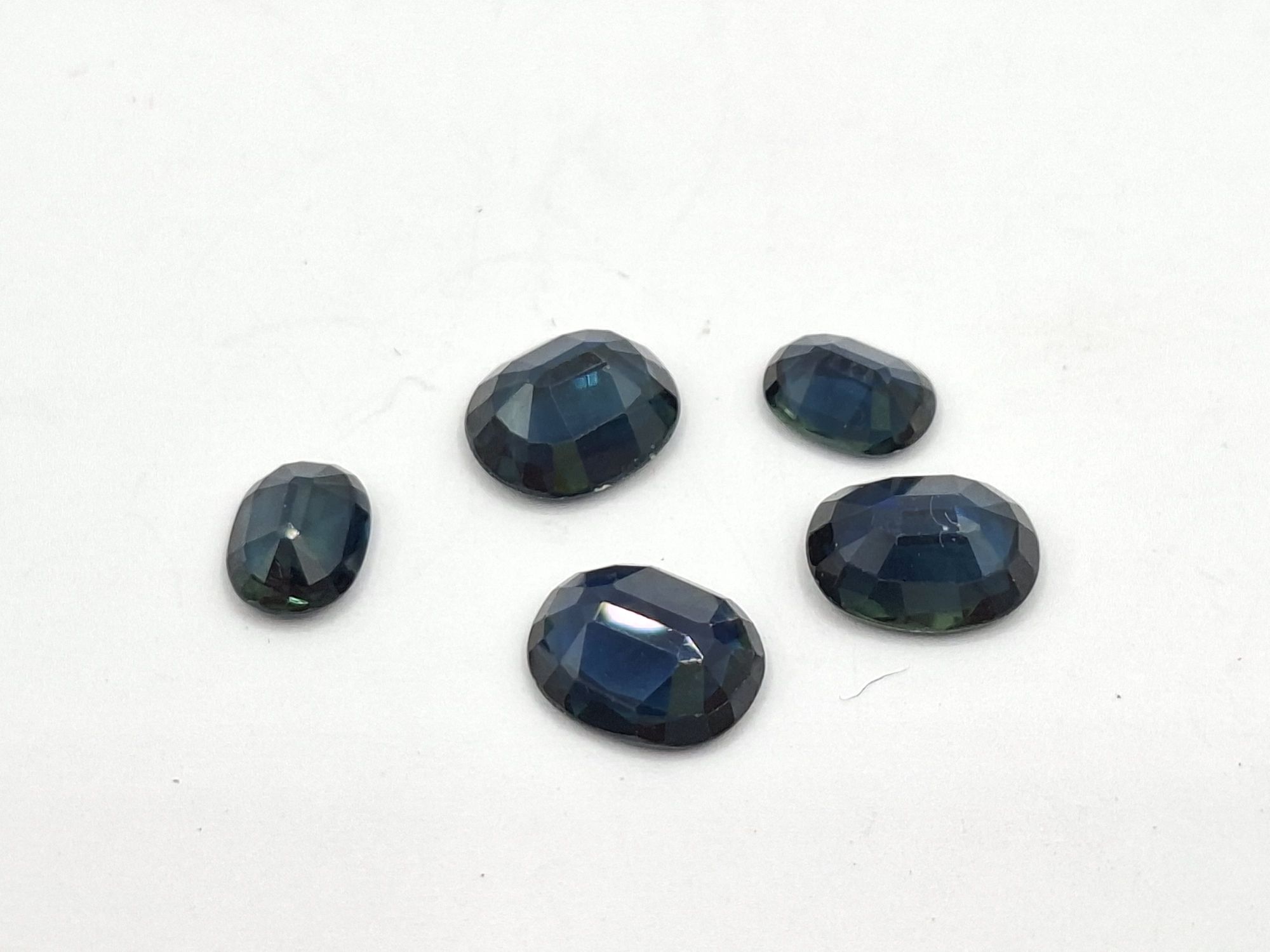 1152 · COLLECTION OF LOOSE SAPPHIRES
