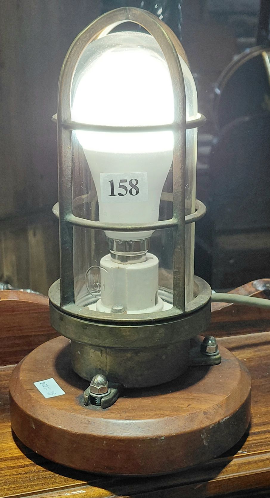158 · VINTAGE SHIPS LAMP