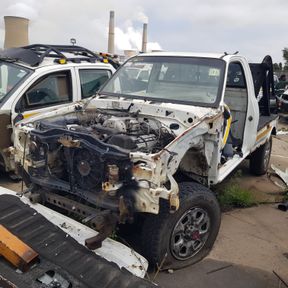 2004 TOYOTA HILUX 2700I RAIDER 4X4 S/C BREAKDOWN VEHICLE (WITH V8 ENGINE)
