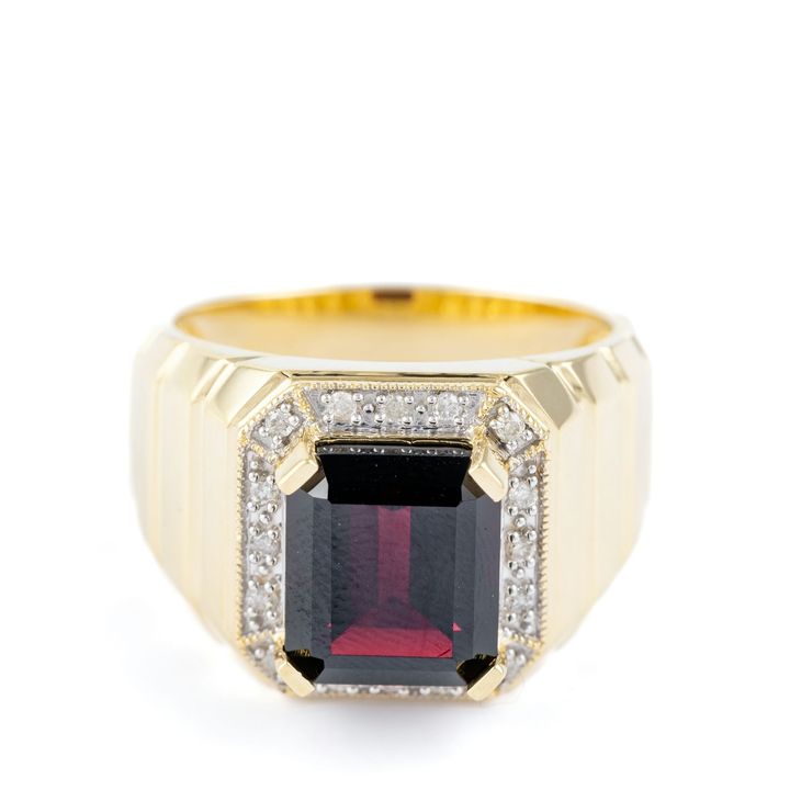 Garnet & Diamond Ring 9ct
