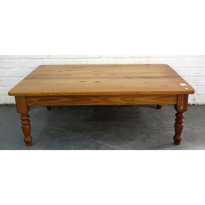PINE COFFEE TABLE
