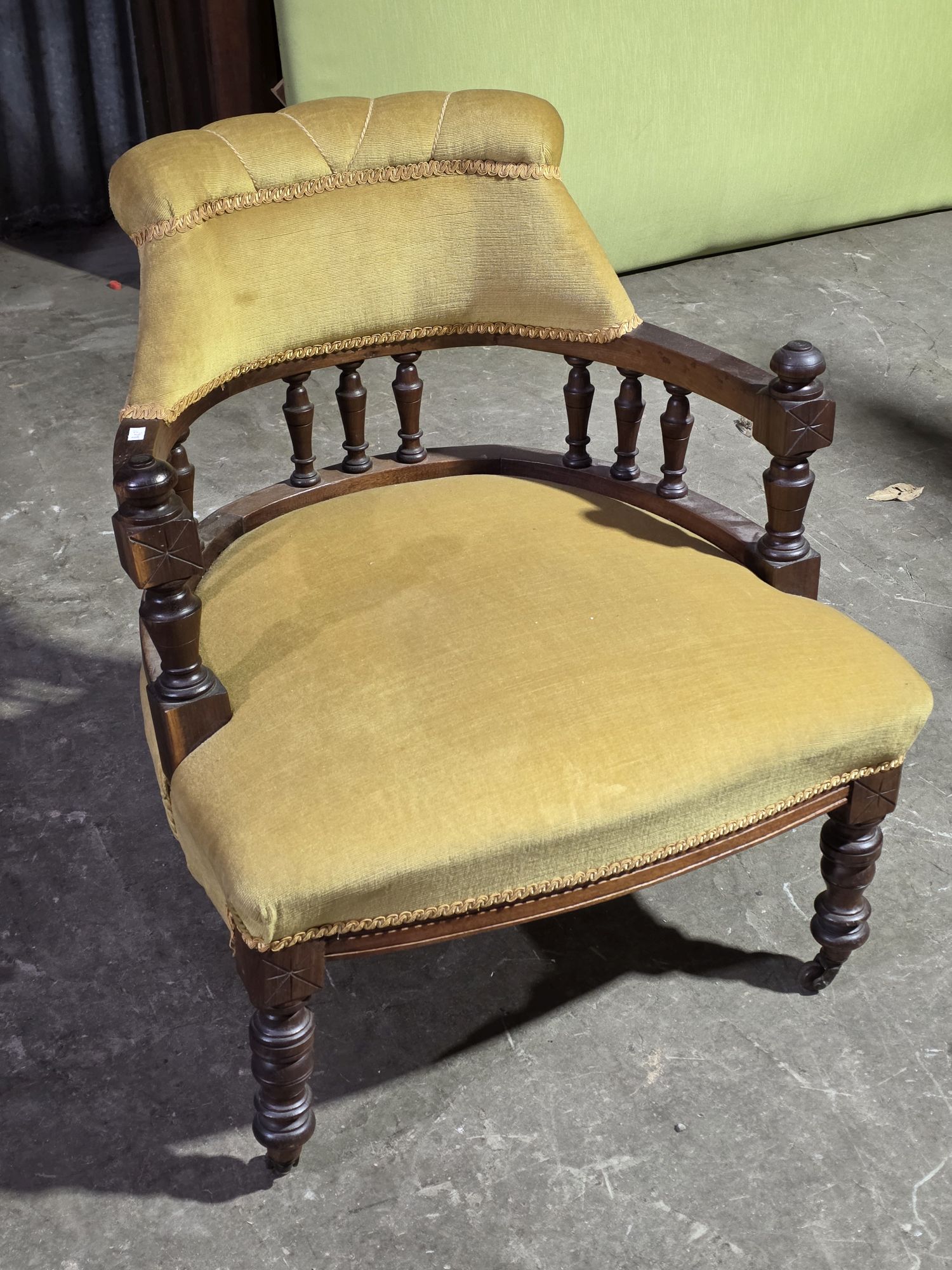 17 · EDWARDIAN TUB CHAIR