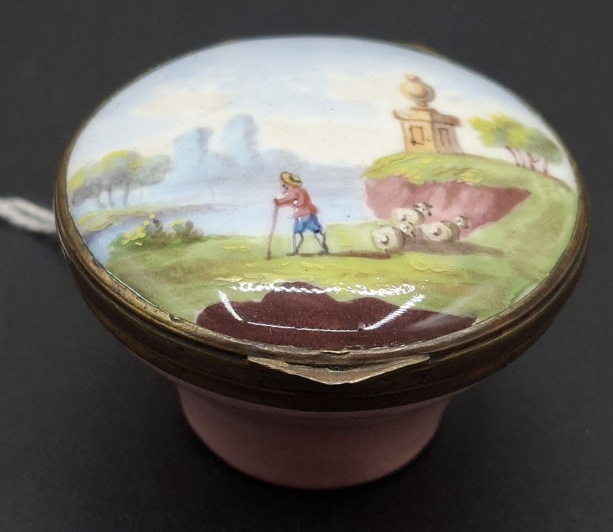 140 · ANTIQUE ENAMEL BOX