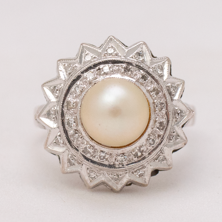 ANILLO TIPO PIÑA CON PERLA CENTRAL