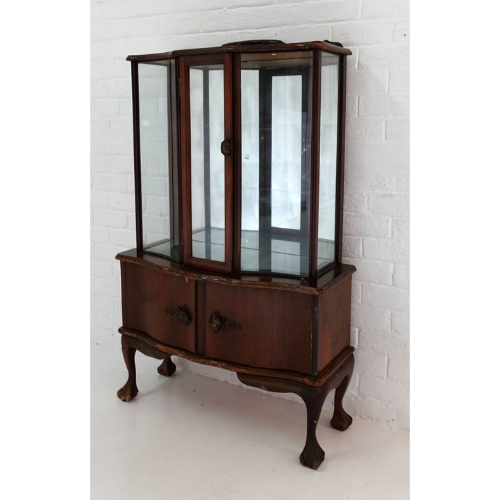 DISPLAY CABINET