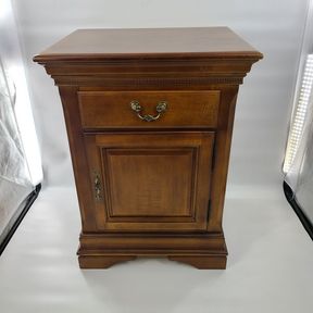 Sumter Cabinet Company End Table Nightstand Cherry Finish.