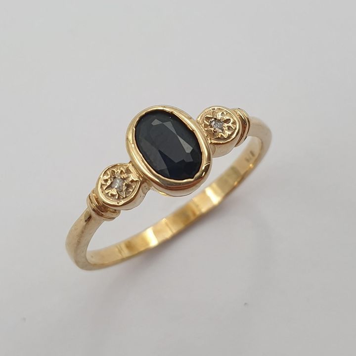 9ct Y/G Sapphire & Diamond Ring