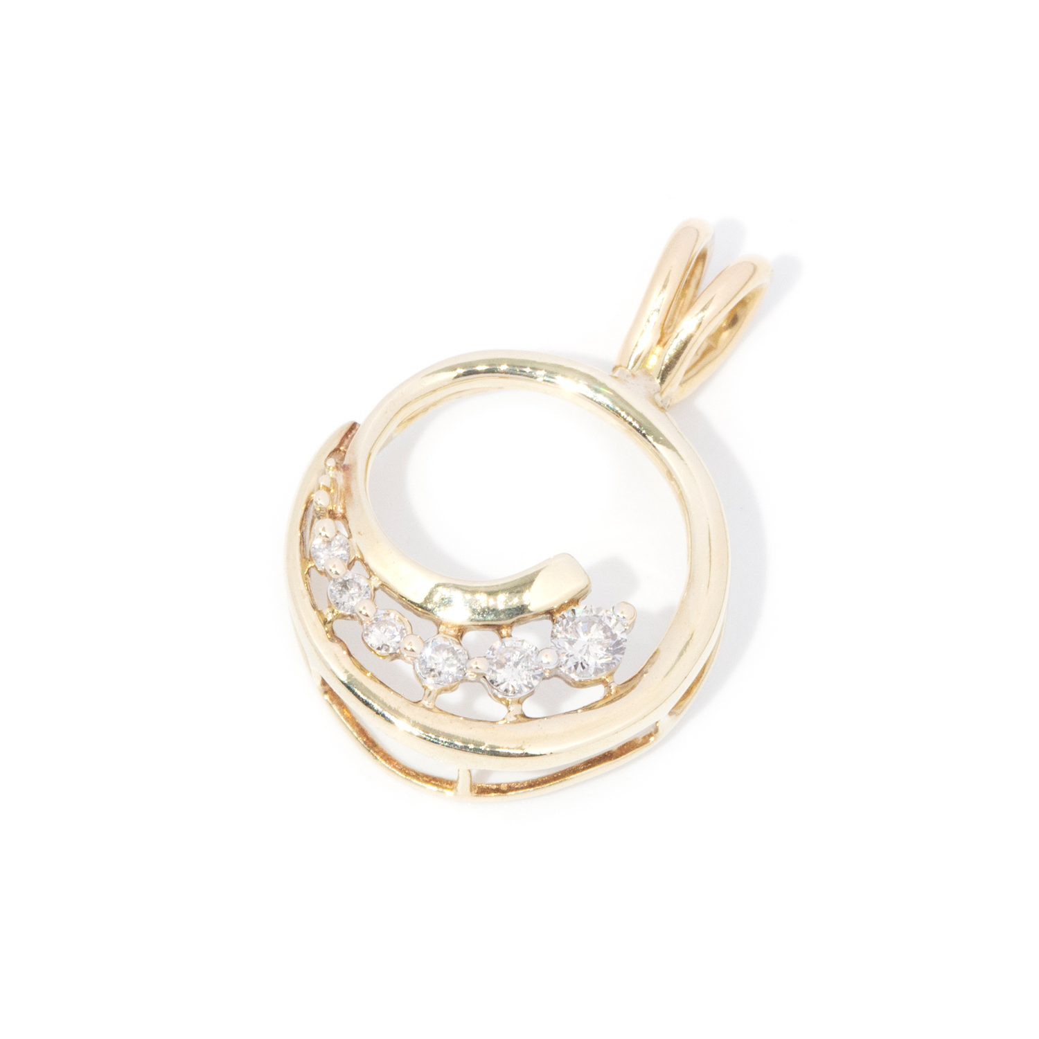 9 carat gold diamond pendant