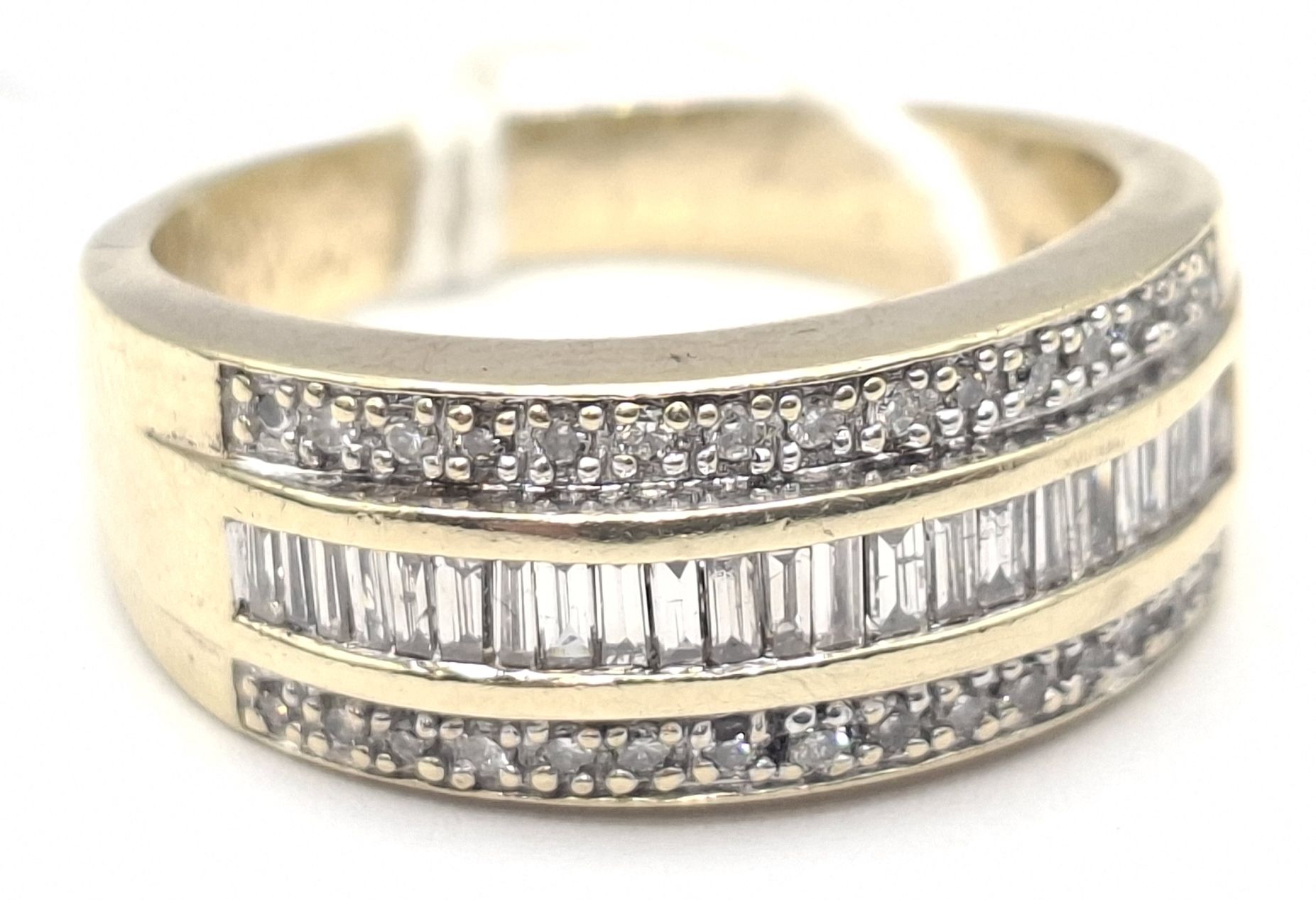 9ct Gold Diamond Ring