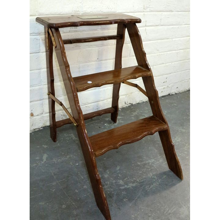 FOLDING LADDER,