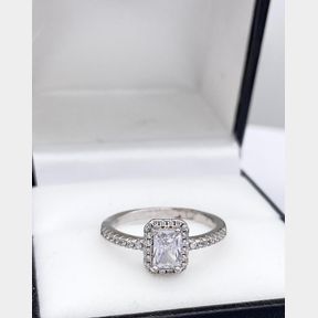 Beautiful CZ Emerald Cut Eternity Wedding Band - 2/49g - Size M - 50693/315