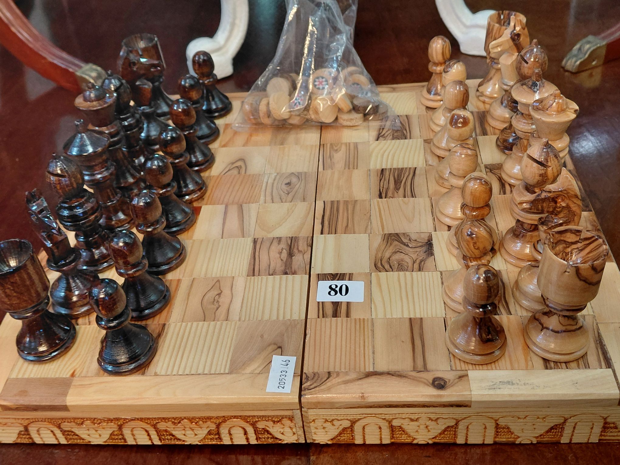 80 · CHESS AND BACKGAMMON SET