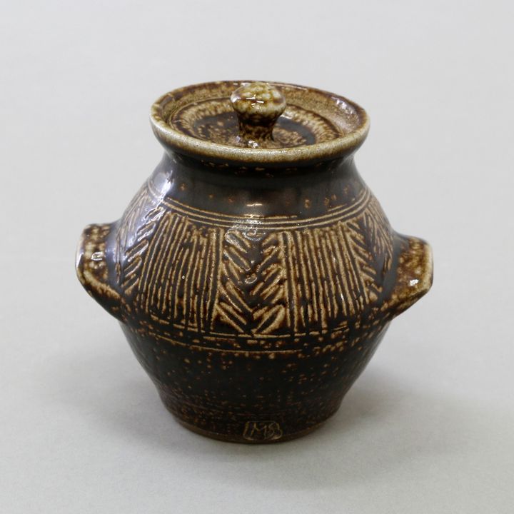 Mirek Smisek, Small lidded jar