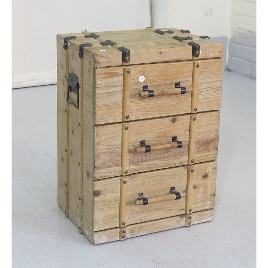 SMALL THREE-DRAWER CHEST