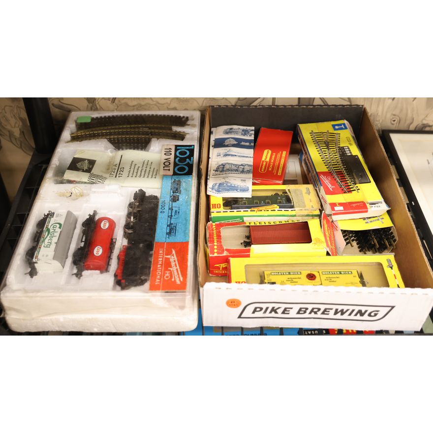 Vintage Fleischmann HO Train Set with Accessories