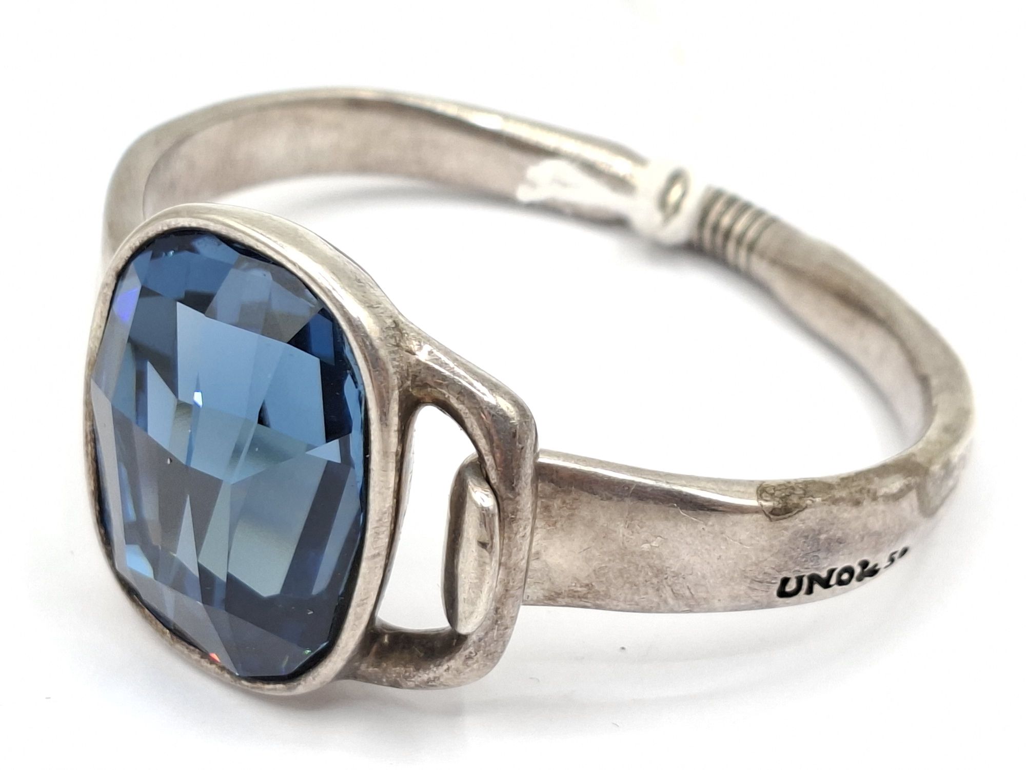 1099 · LARGE STONE SET BANGLE