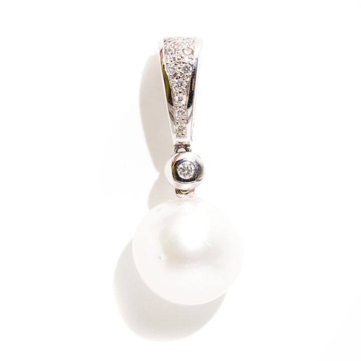 South Sea Pearl & Diamond 18 Carat White Gold Pendant