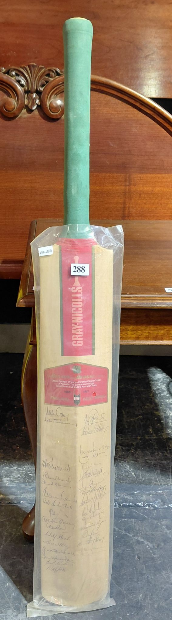 288 · BENSON/HEDGES SIGNED WORLD SERIES CRICKET BAT