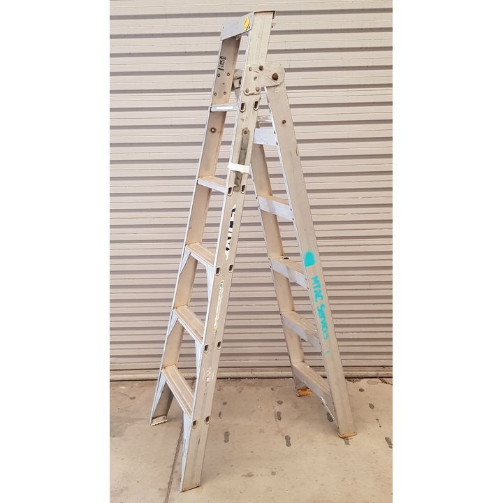 Bailey 6' step ladder with flip open to 12' (Approx. 1.8m / 3.6m)