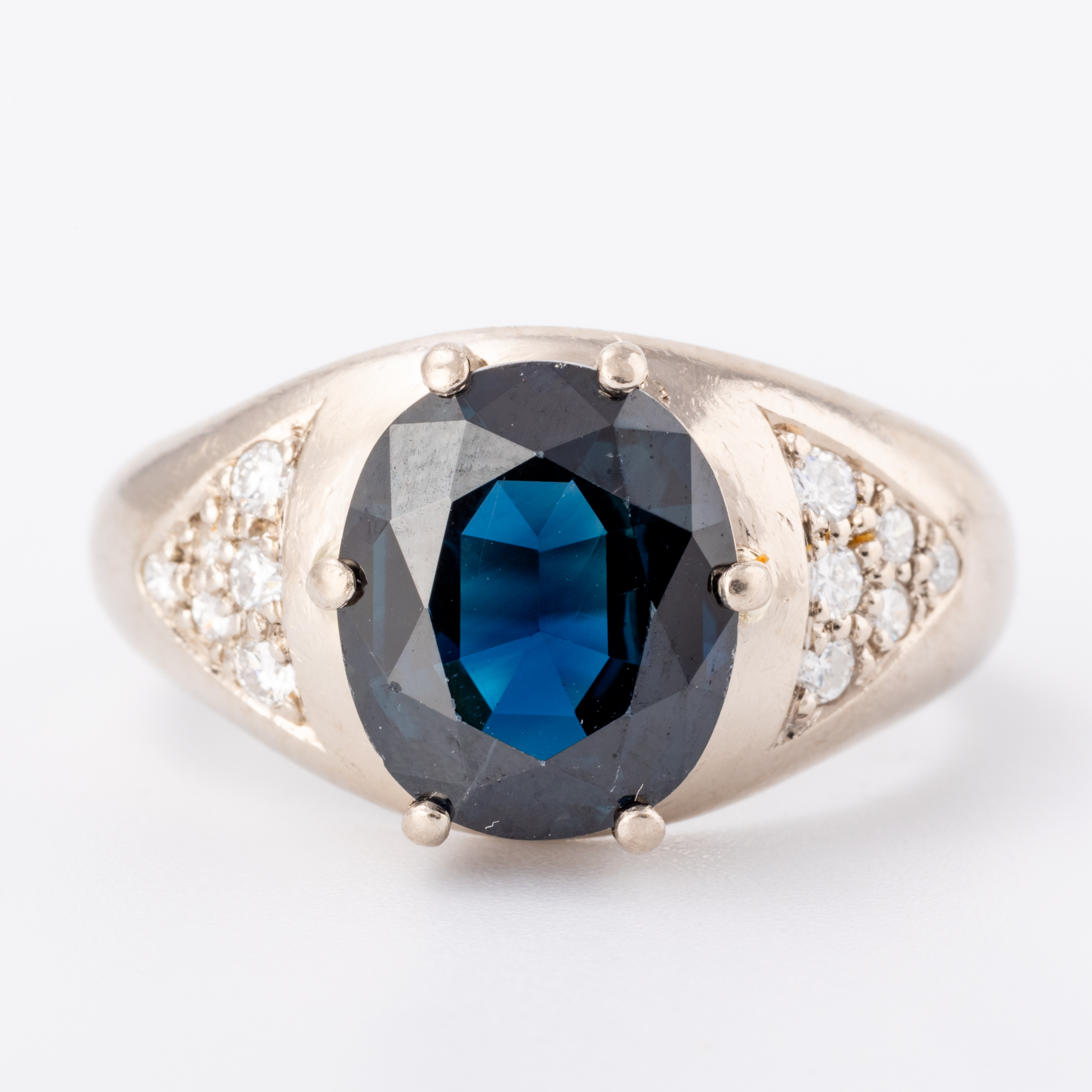 3.65 Carat Sapphire & Diamond 18ct Gold Ring
