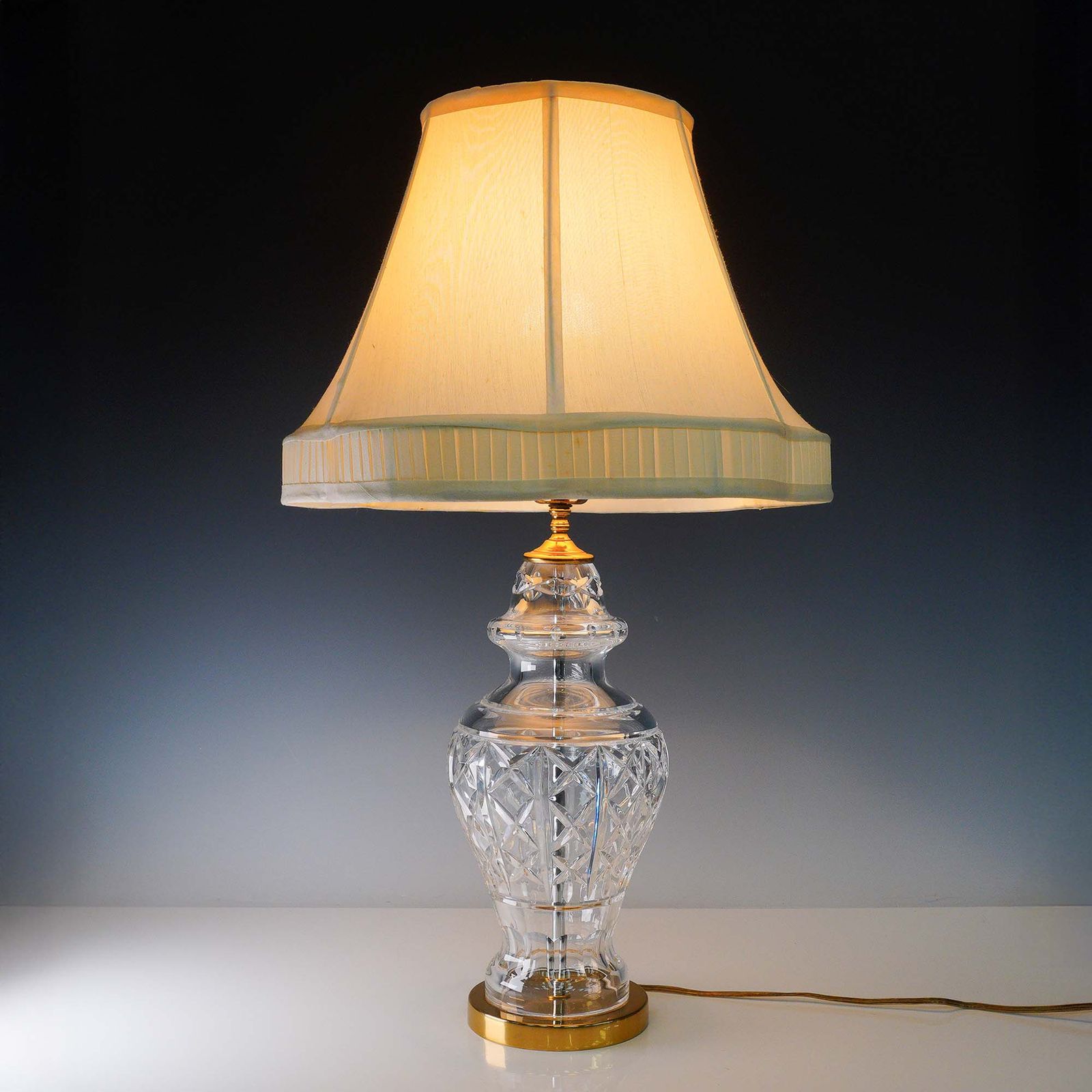 Waterford Crystal Table Lamp, Araglin Pattern | Lion and Unicorn, image size:1600x1600