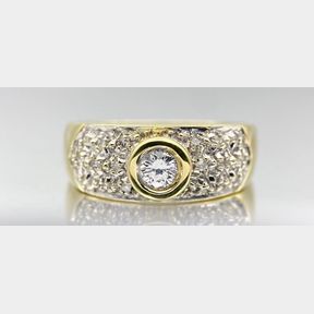 0.80ct Diamond encrusted color G/ VS cyclops Ring set in 18ct Yellow gold. Italian Designed.6.7g /Ring size N 1/2 Main Diamond 0.40ct. - 50693/255