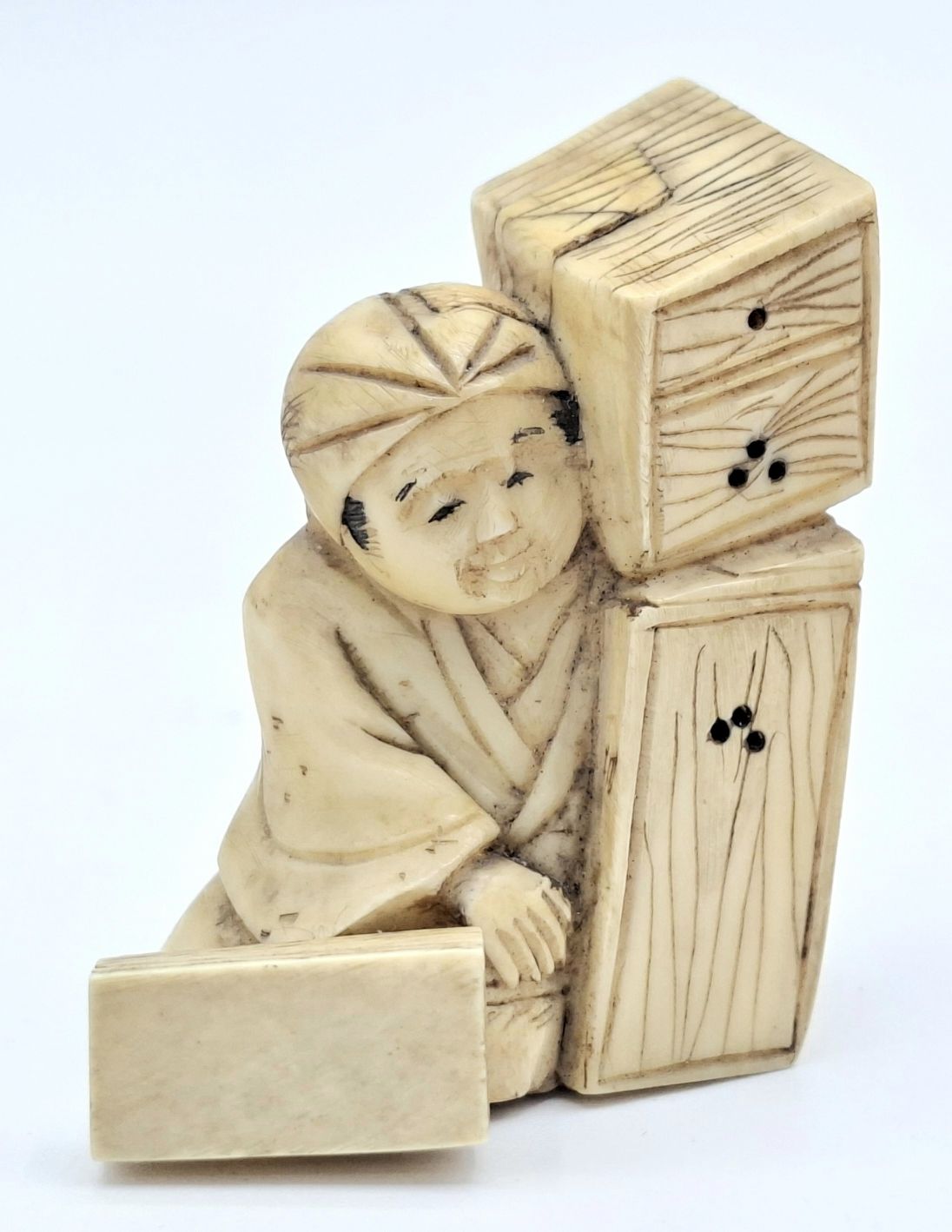 12 · JAPANESE CARVED IVORY FIGURE