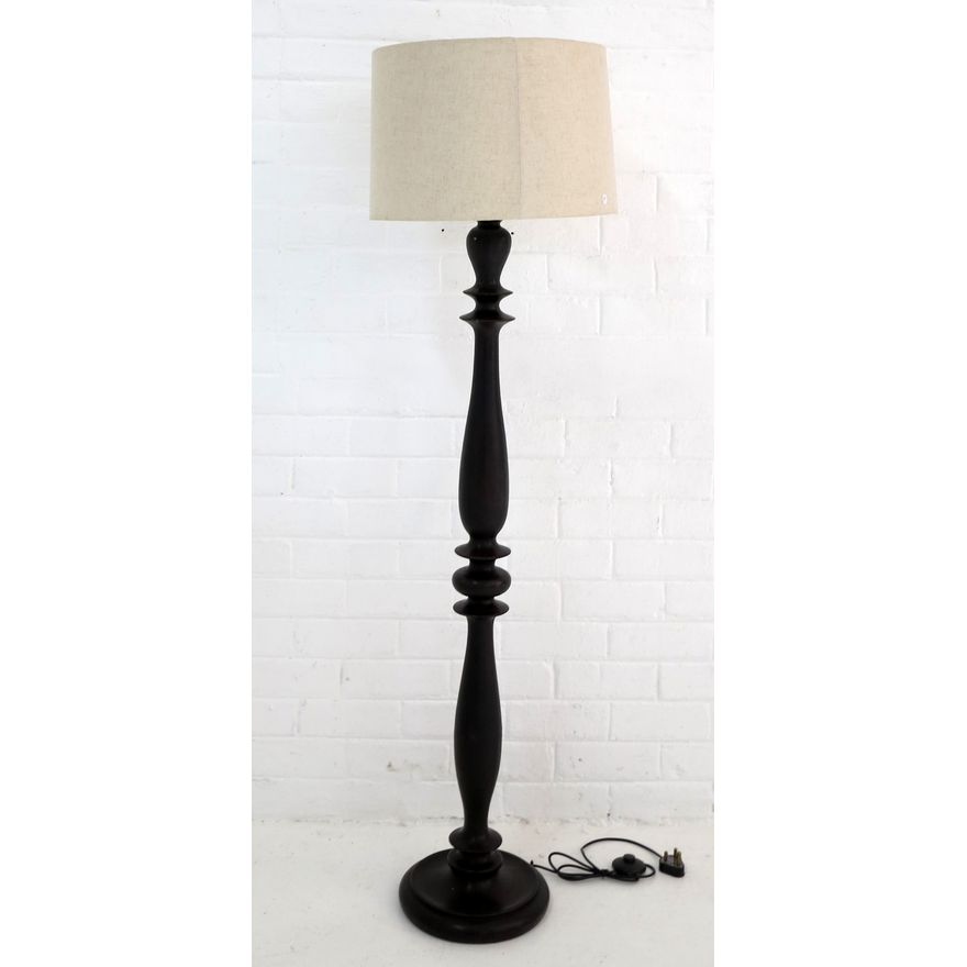 STANDARD LAMP