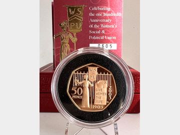 2003 ELIZABETH II 'SUFFRAGETTE MOVEMENT' PROOF GOLD 50 PENCE COIN BOXED