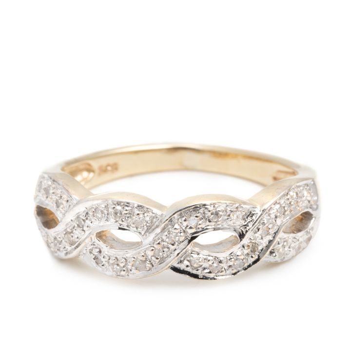 9 Carat Gold Diamond Ring