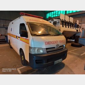K32 | 2004 TOYOTA QUANTUM 2.7 LWB VVTI AMBULANCE