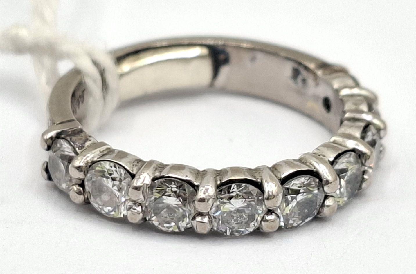 263 · STUNNING DIAMOND ROW RING
