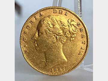 1857 VICTORIA YOUNG HEAD SHIELD GOLD SOVEREIGN