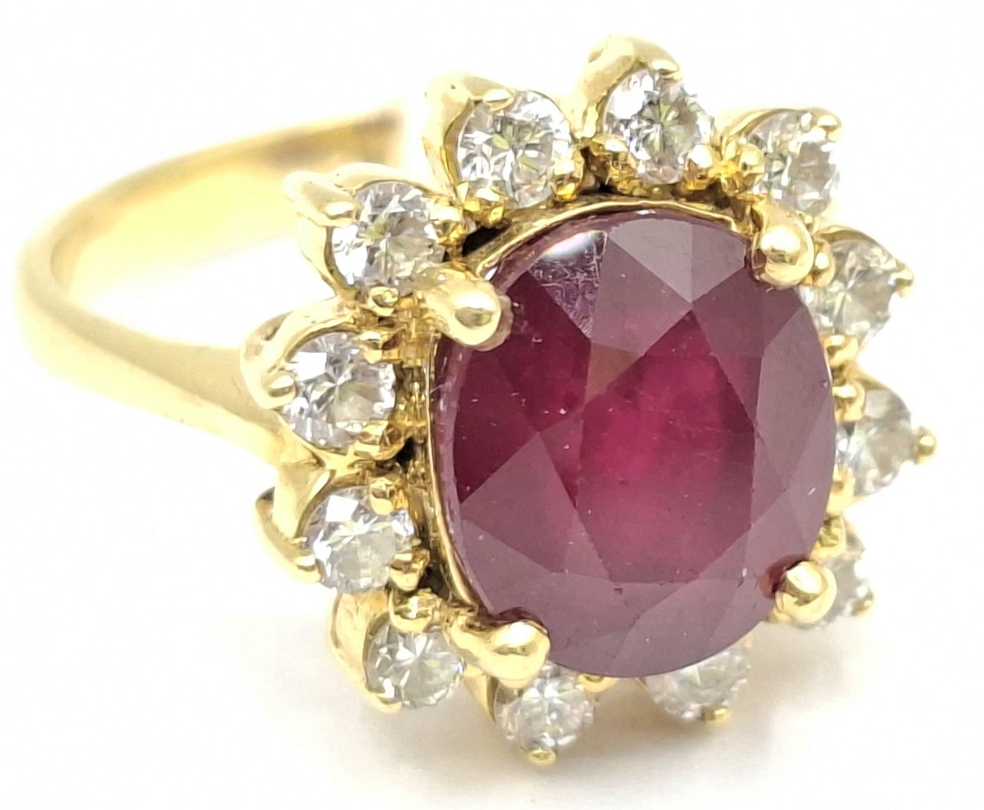 1037 · 18CT GOLD RUBY DRESS RING