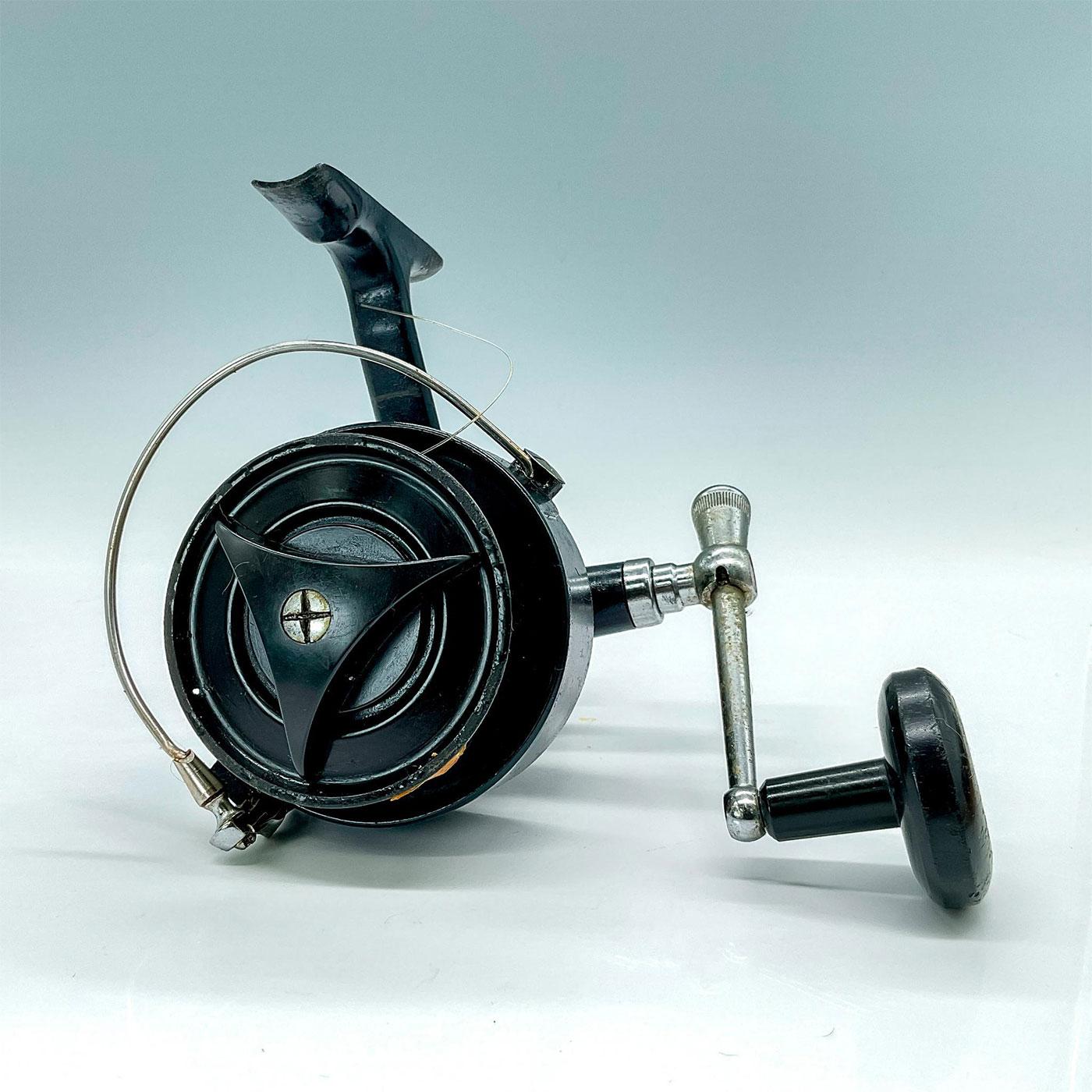 Brand New Old Stock MITCHELL FISHING REEL 402 SPINDLE #81365