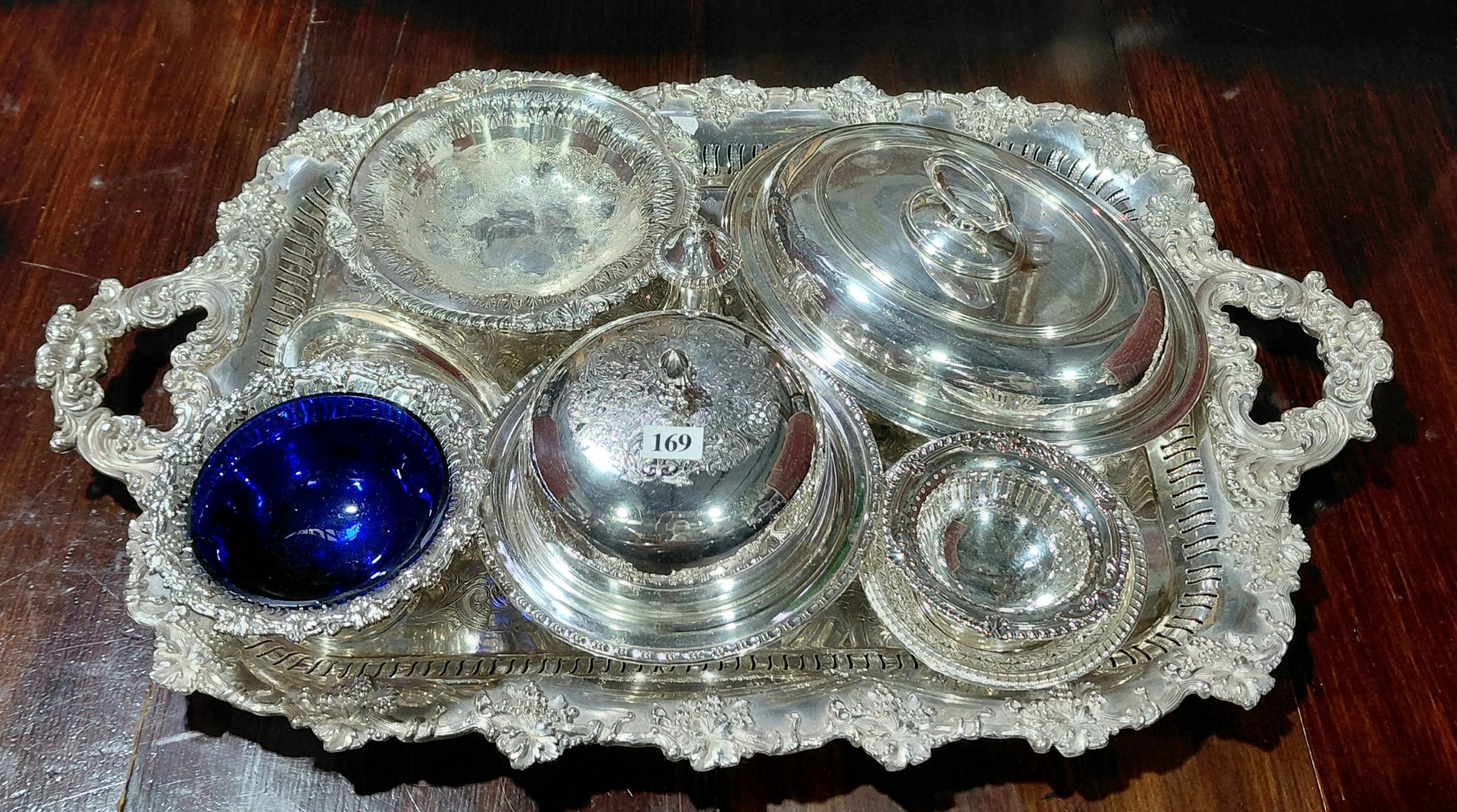 169 · GROUP LOT OF SILVERPLATE