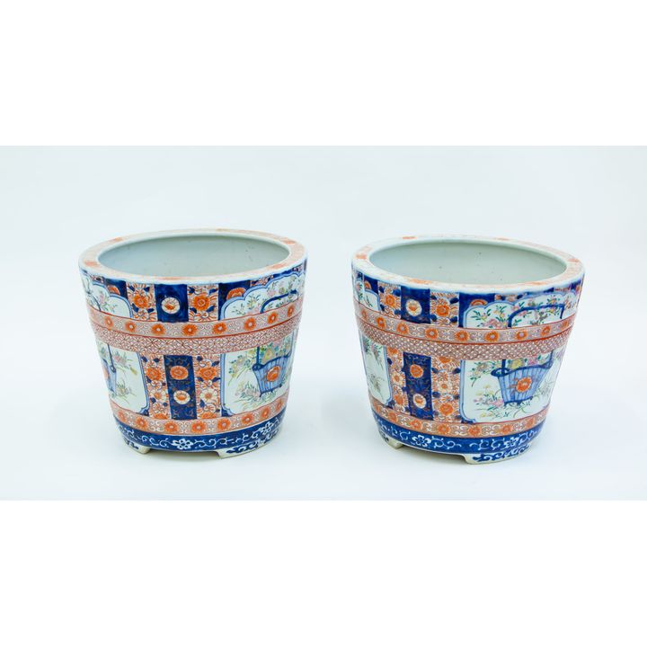 A pair of early-20th-century Imari jardinière