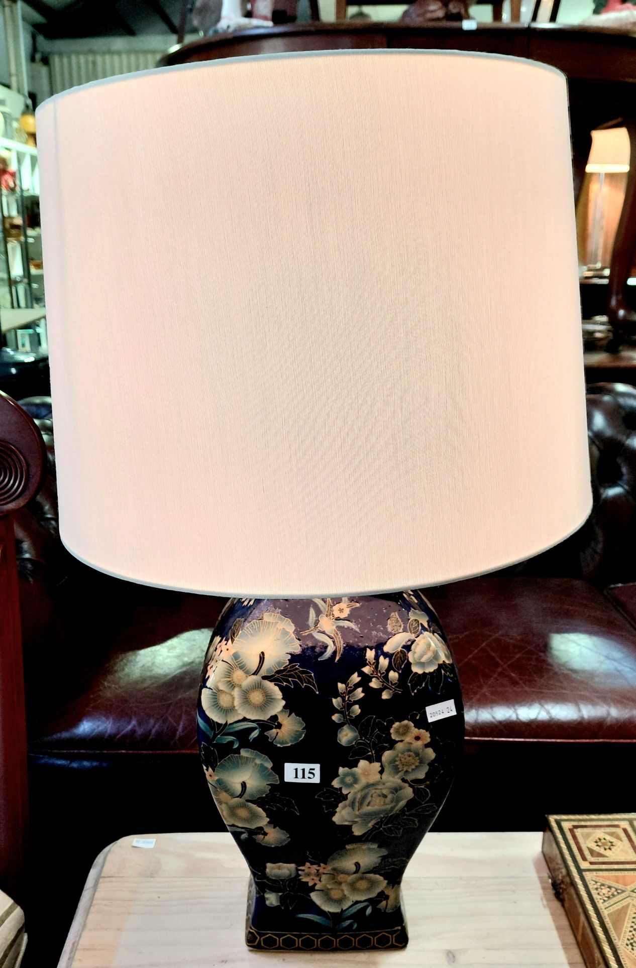 115 · TABLE LAMP
