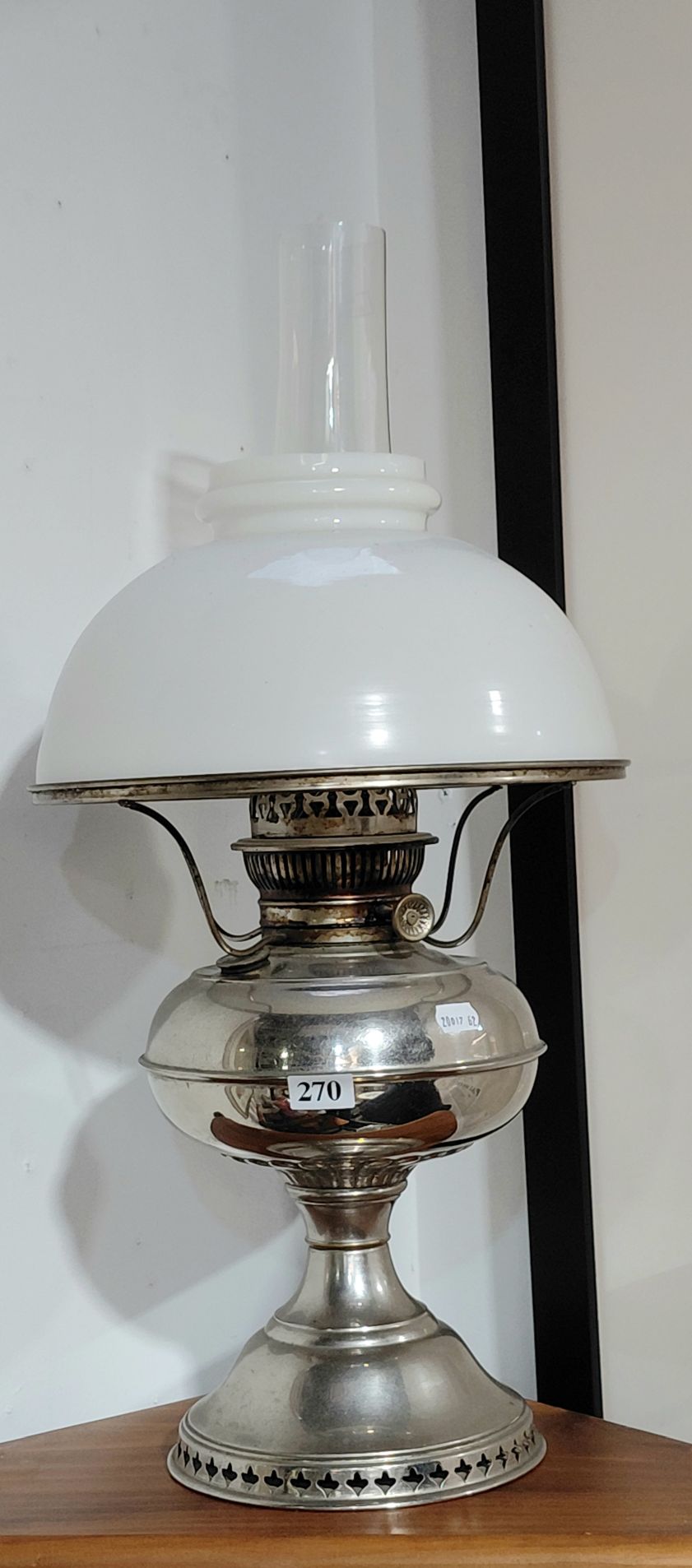 270 · VINTAGE LAMP