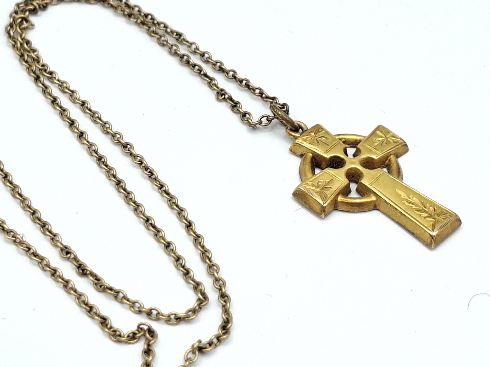 1151 · 9CT GOLD PENDANT