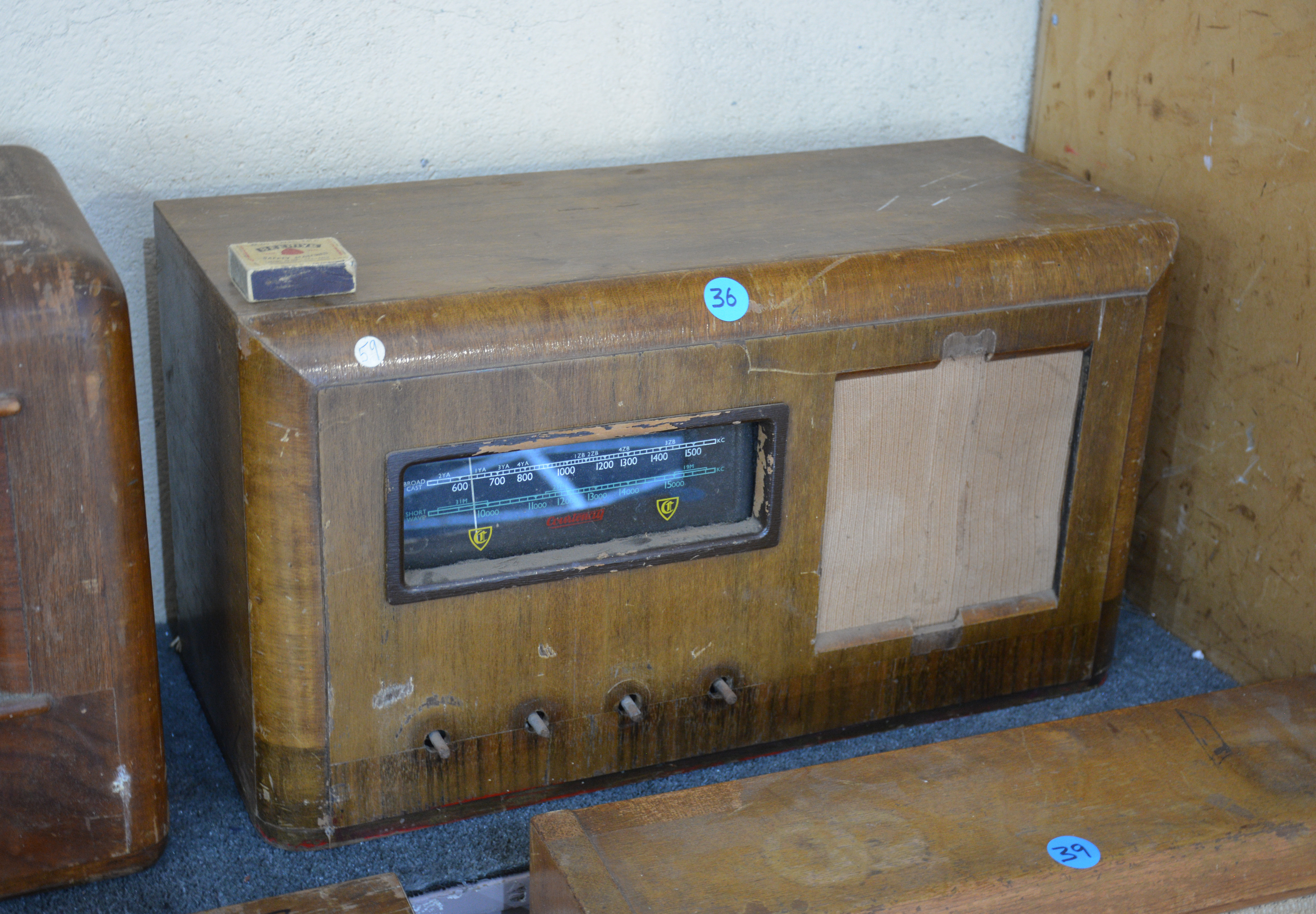 Courtenay Valve Radio — NZ auction result