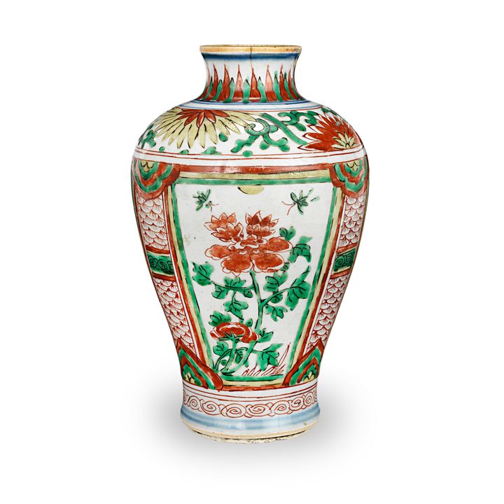 A 17th century Chinese Shunzhi vase